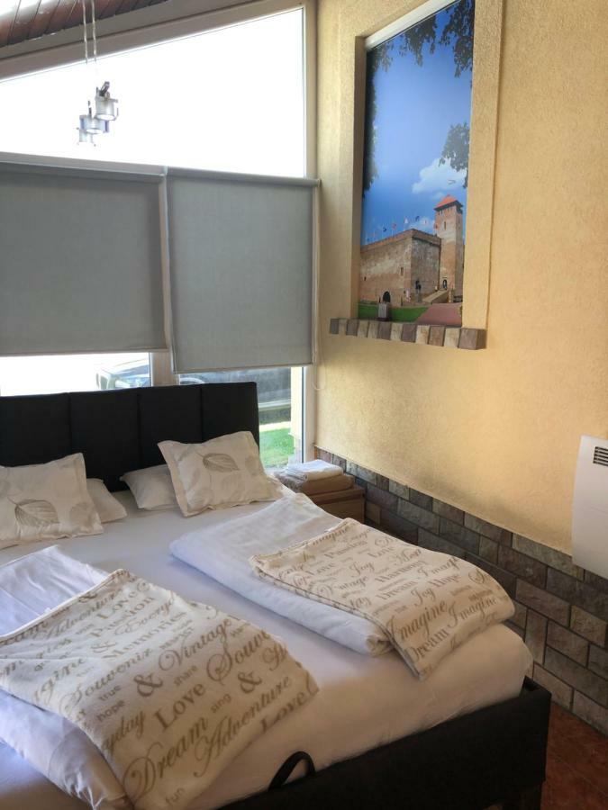 Regina Delux Apartman 久洛 外观 照片
