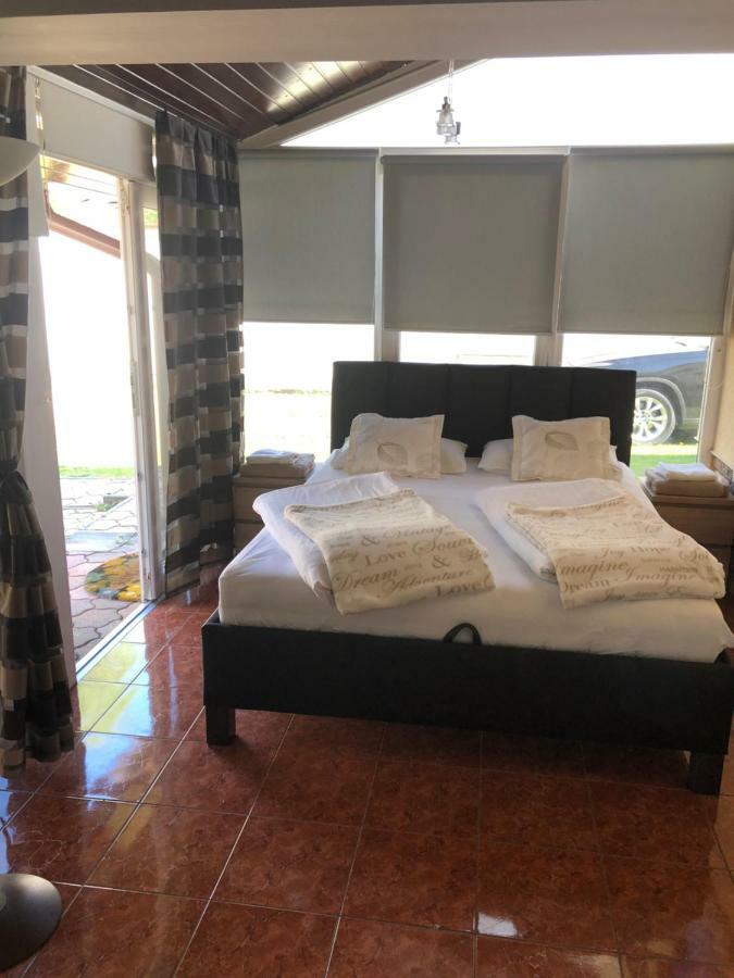 Regina Delux Apartman 久洛 外观 照片