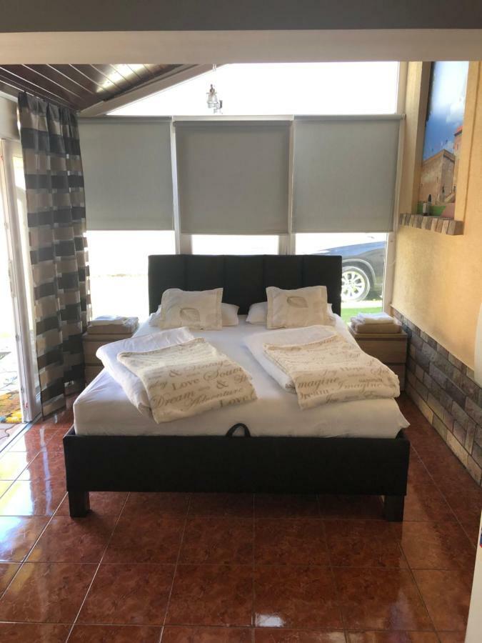Regina Delux Apartman 久洛 外观 照片